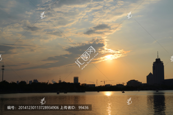 新湖夕陽