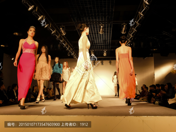 時(shí)裝表演