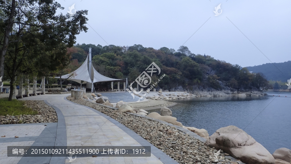 湖邊公園