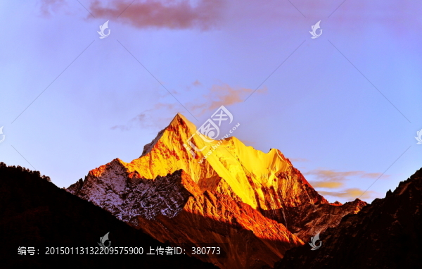 日照金山
