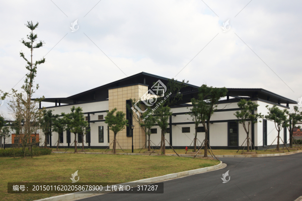 鋼結(jié)構(gòu)屋頂廠房建筑
