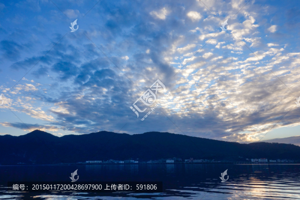 滇池黃昏