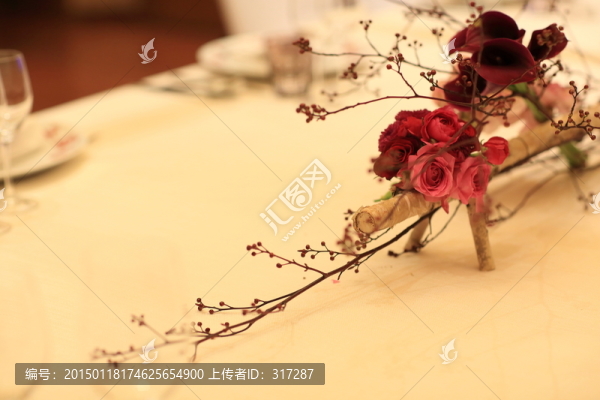 餐桌花藝布置