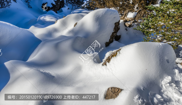 祿勸轎子雪山殘雪