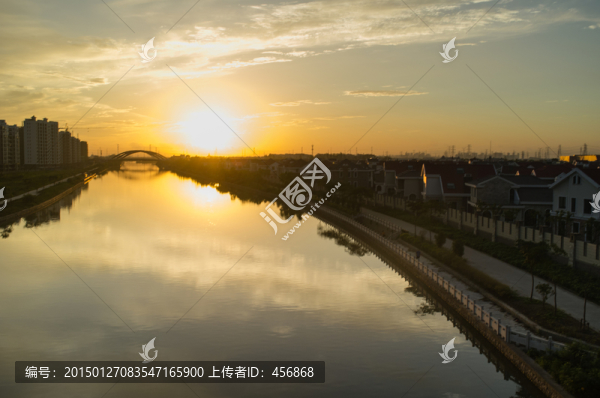 城市日出