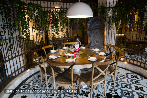 餐廳餐桌