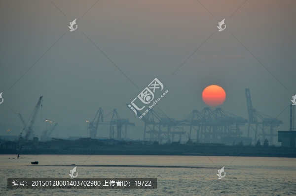 夕陽(yáng)港口圖片