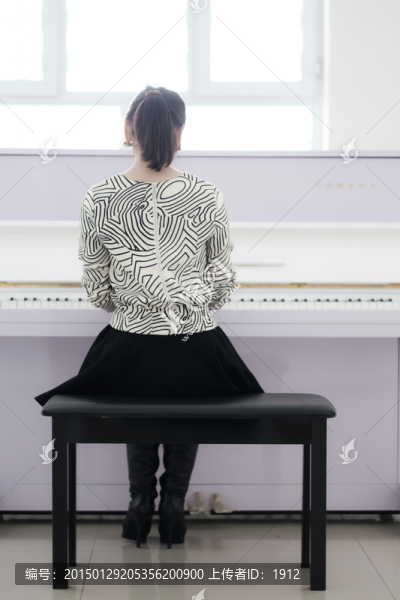 彈琴