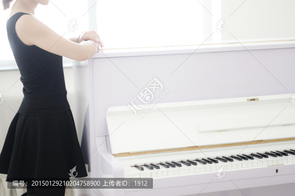 鋼琴女孩