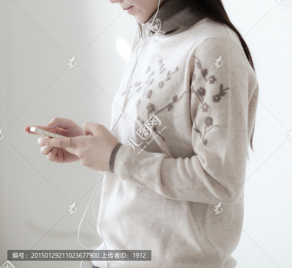 玩手機(jī)