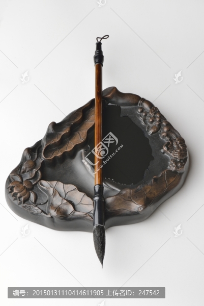 毛筆與硯臺
