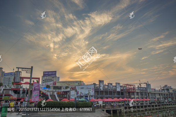 小城傍晚