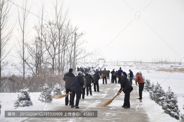 眾人掃雪