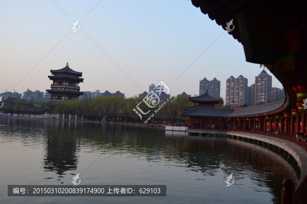 湖邊景