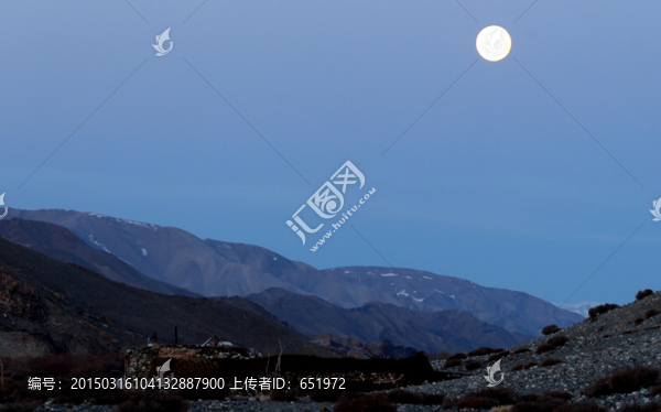 冬牧場(chǎng)清晨