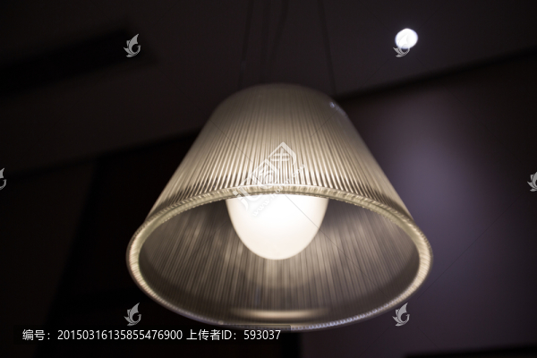 吊燈