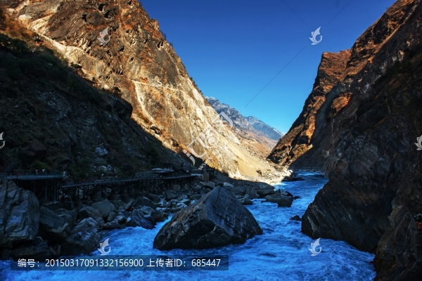 虎跳峽風(fēng)光