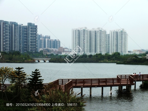 美麗花都湖