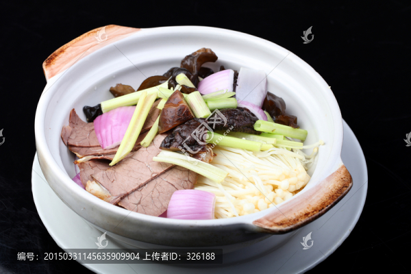 金針菇木耳牛展煲