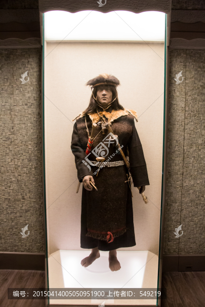 珞巴族毛織男服