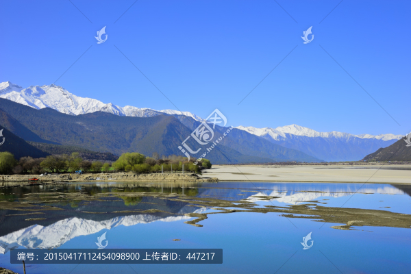 雅魯藏布江風(fēng)光