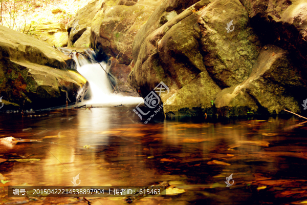 溪水