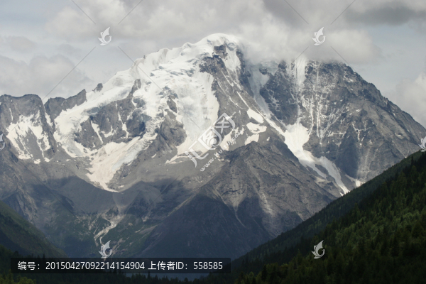 亞拉雪山近景,四川甘孜