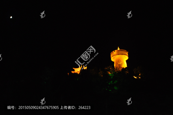 轉(zhuǎn)經(jīng)筒夜景