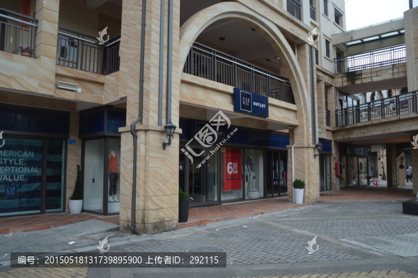 商業(yè)街清晨