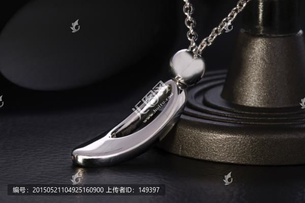 銀飾項(xiàng)鏈