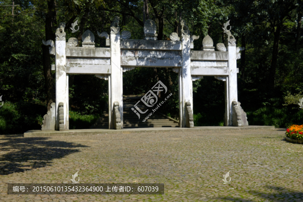 南京紫金山譚延闿墓牌坊