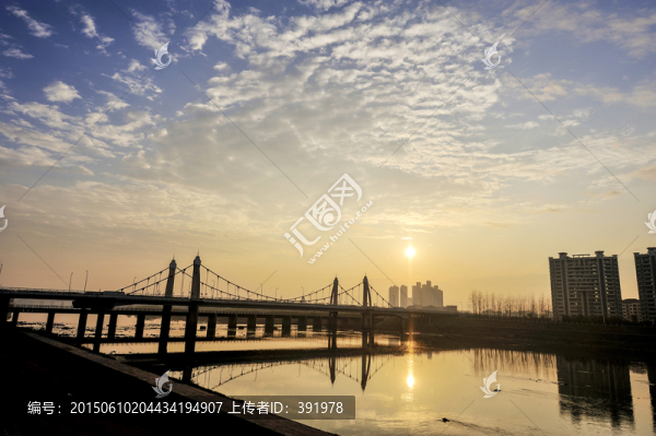 跨江大橋