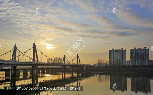 跨江大橋