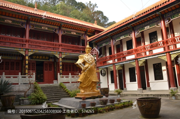 張憲祠內(nèi)張憲雕像