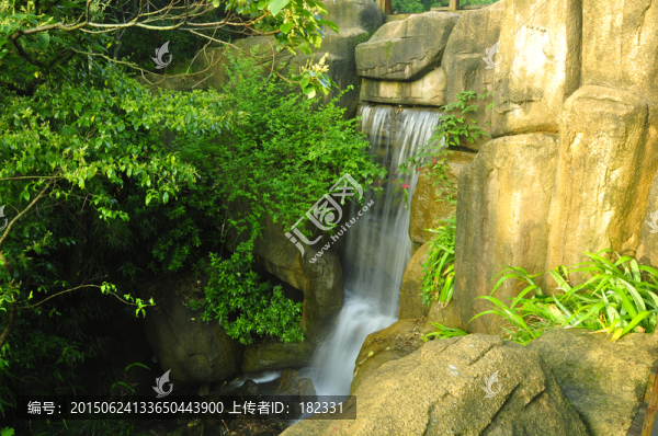 假山流水草木美景