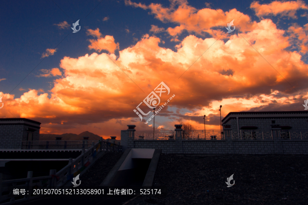 晚霞