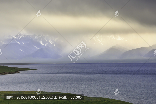 賽里木湖暴風(fēng)雨