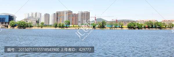 河岸風(fēng)景