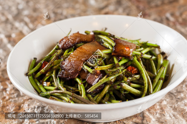 野蘺蒿炒臘肉