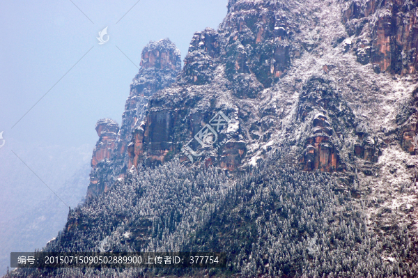 山野雪景