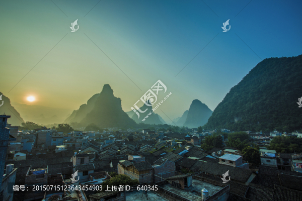 黃姚古鎮(zhèn),日出