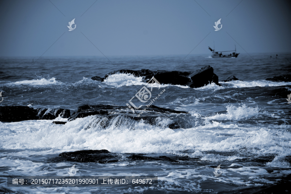 海浪礁石