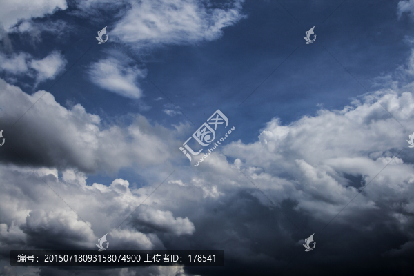 藍(lán)天白云