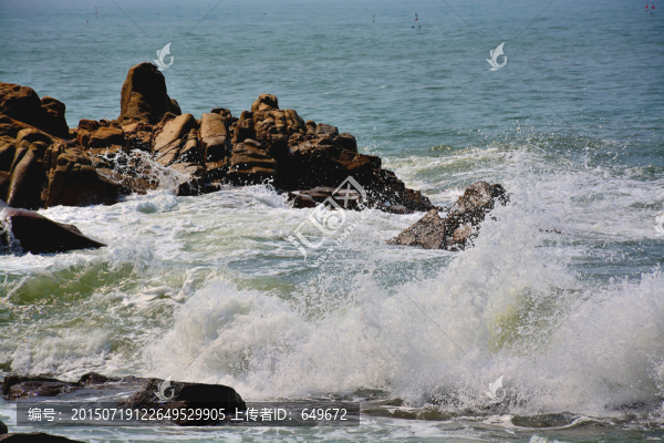 海浪礁石
