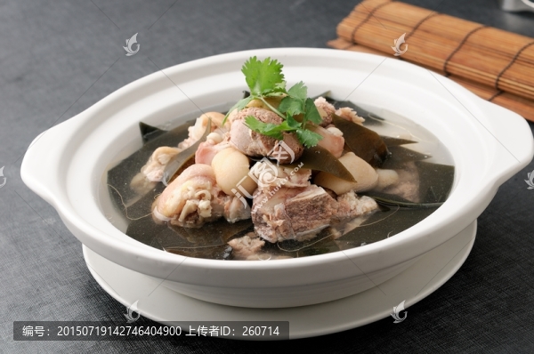 海帶燉腿骨