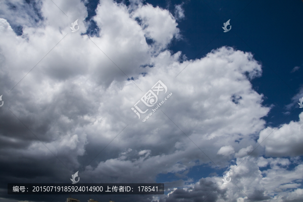 藍(lán)天白云