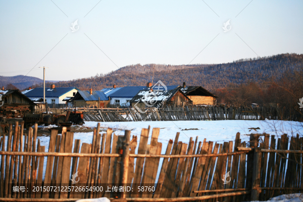 鄉(xiāng)村農(nóng)家院雪景