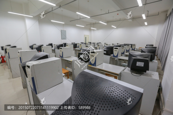 電腦機(jī)房