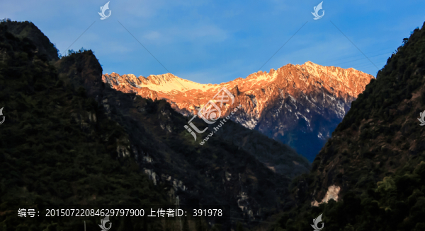 日照金山