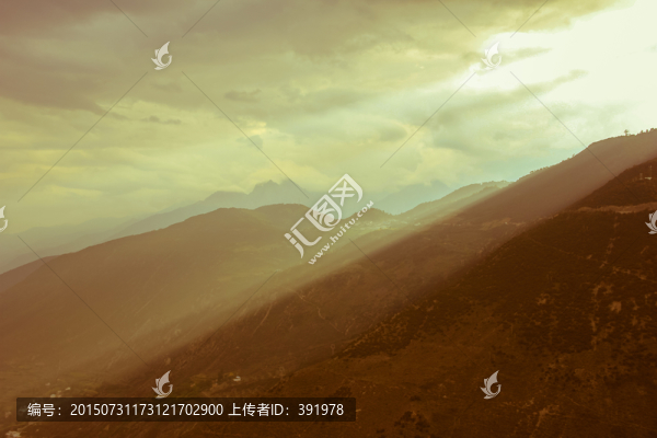 天空霞光